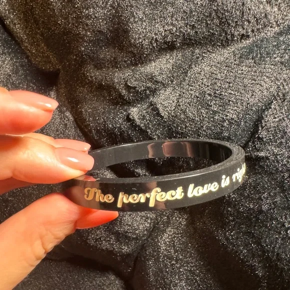 Dolce&Gabbana bracelet Includes Box - Picture 6 of 9